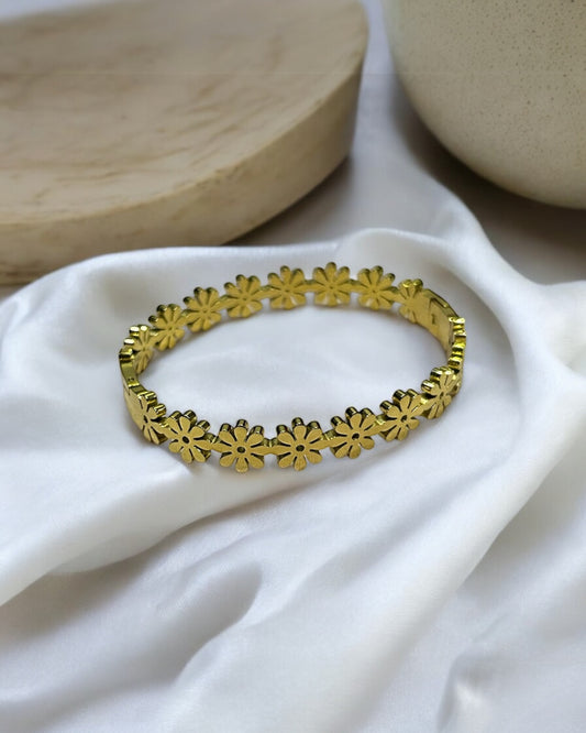 Daisy Loop Bracelet